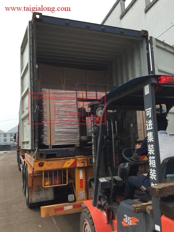 Bàn giao đơn hàng Tấm HDF Veneer đường soi nổi tại Bình Dương.