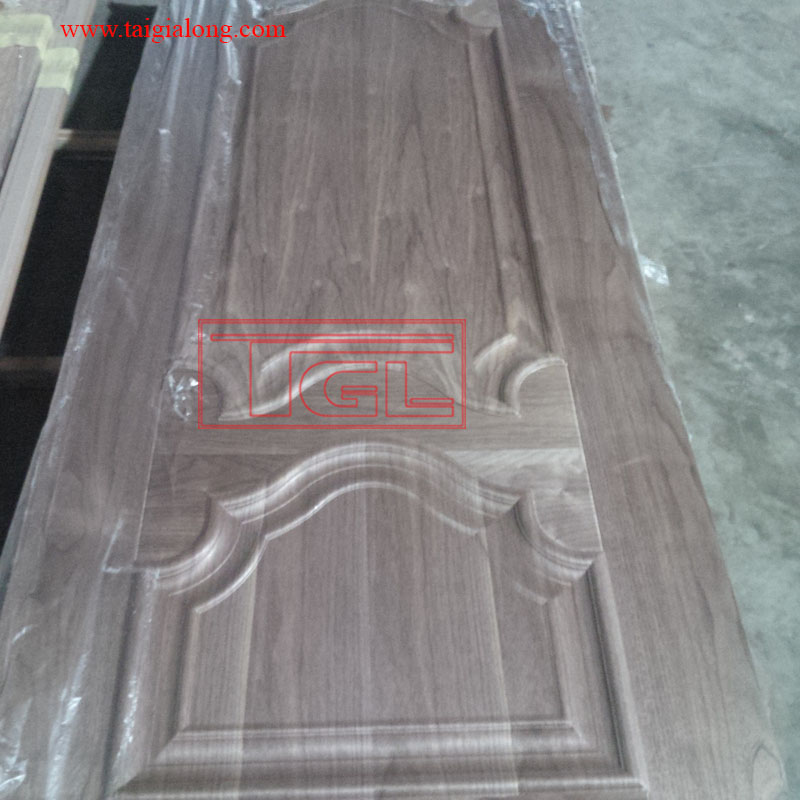 Bàn giao đơn hàng Tấm HDF Veneer đường soi nổi tại Bình Dương.