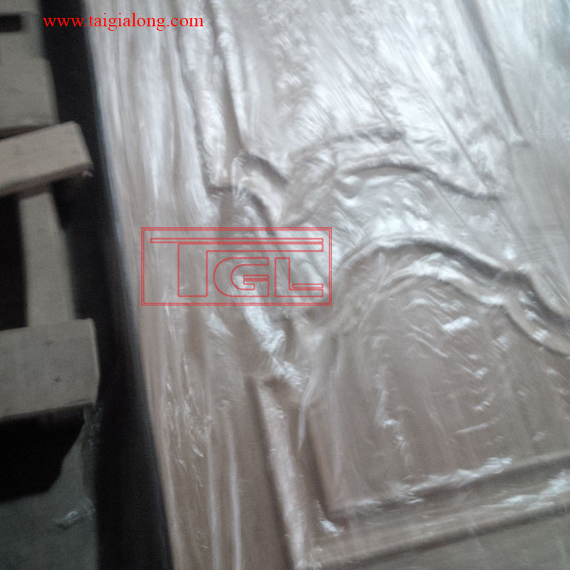 Bàn giao đơn hàng Tấm HDF Veneer đường soi nổi tại Bình Dương.