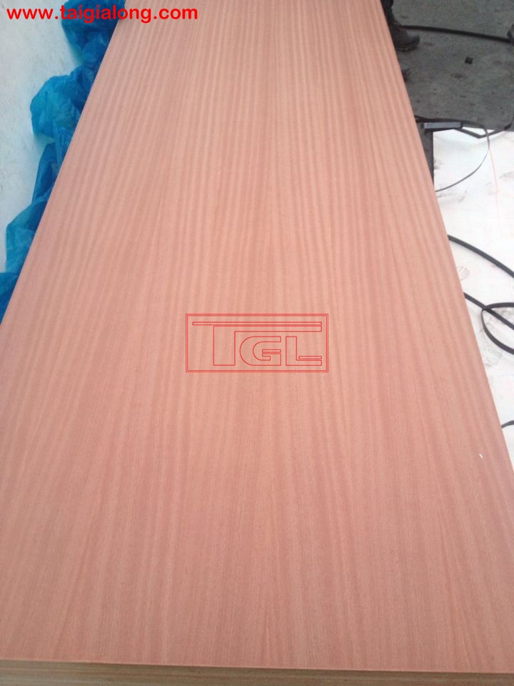 Tấm MDF Veneer Sapele